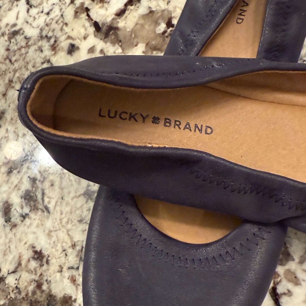 Women's Navy Ballet Flats.. lucky brand .. navy .9M
New - Picture 3 of 4